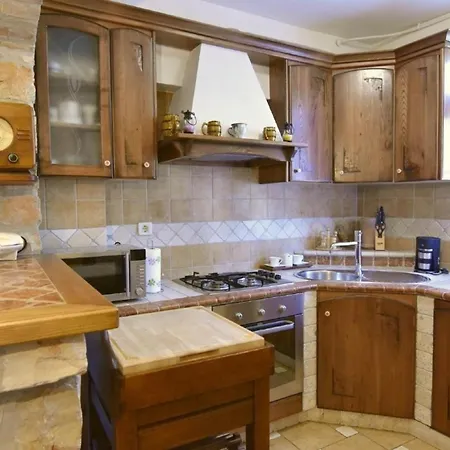 Tolles In Mit Grill, Terrasse Und Garten Apartman Umag