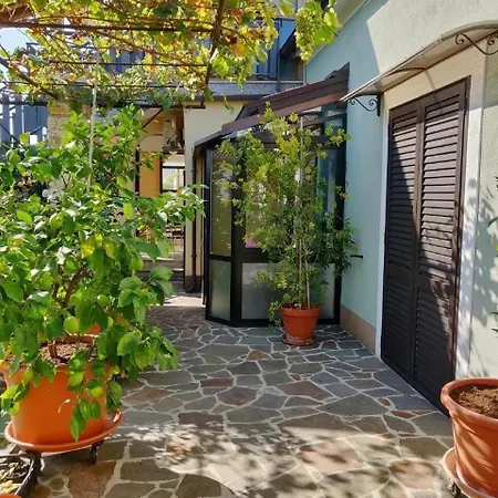 Tolles In Mit Grill, Terrasse Und Garten Apartment
